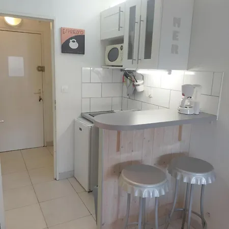 25 M2-plage à 200 M-parking Privé *